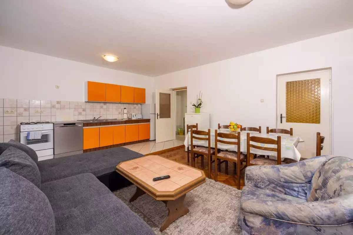 Four-Bedroom Apartment In Crikvenica II Eksteriør billede