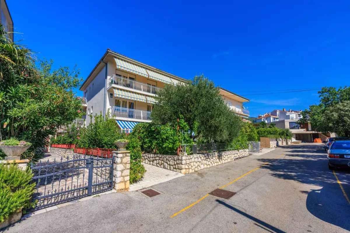 Four-Bedroom Apartment In Crikvenica II Eksteriør billede